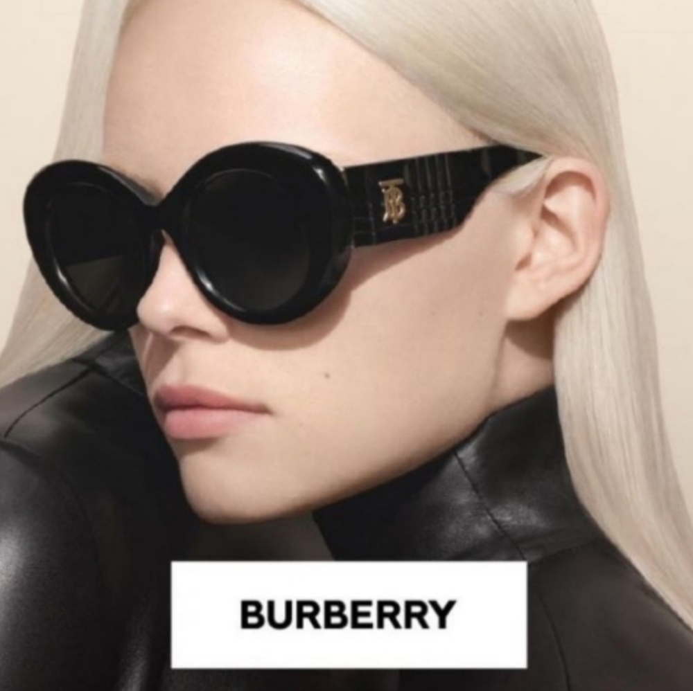 Burberry Chic Black Sunglasses/ FULL INCLUSION/ BNWT - Picture 4 of 10